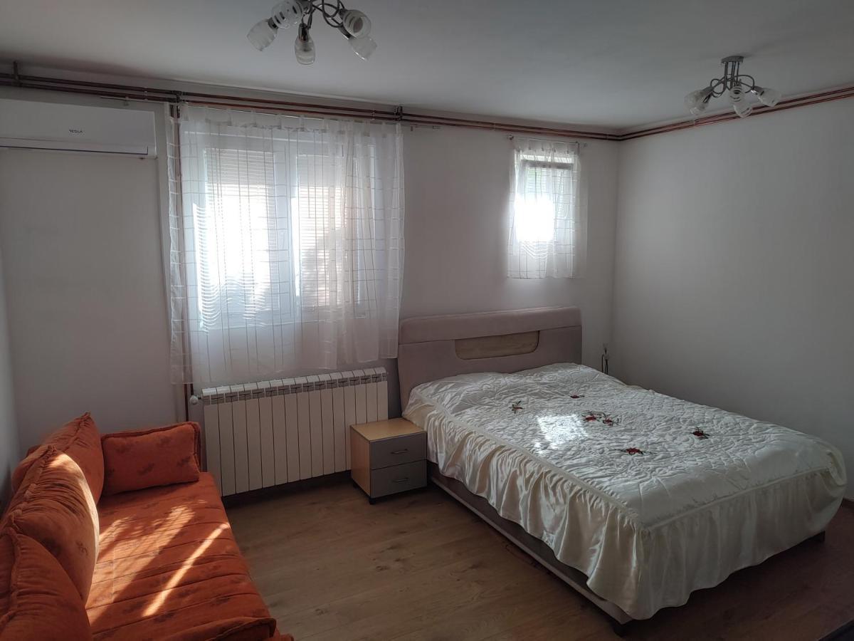 Apartman Anastasija Surčin エクステリア 写真