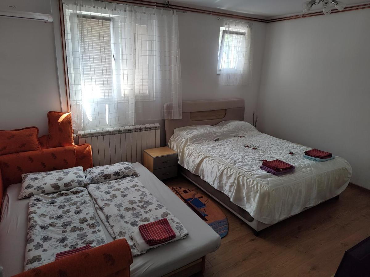 Apartman Anastasija Surčin エクステリア 写真