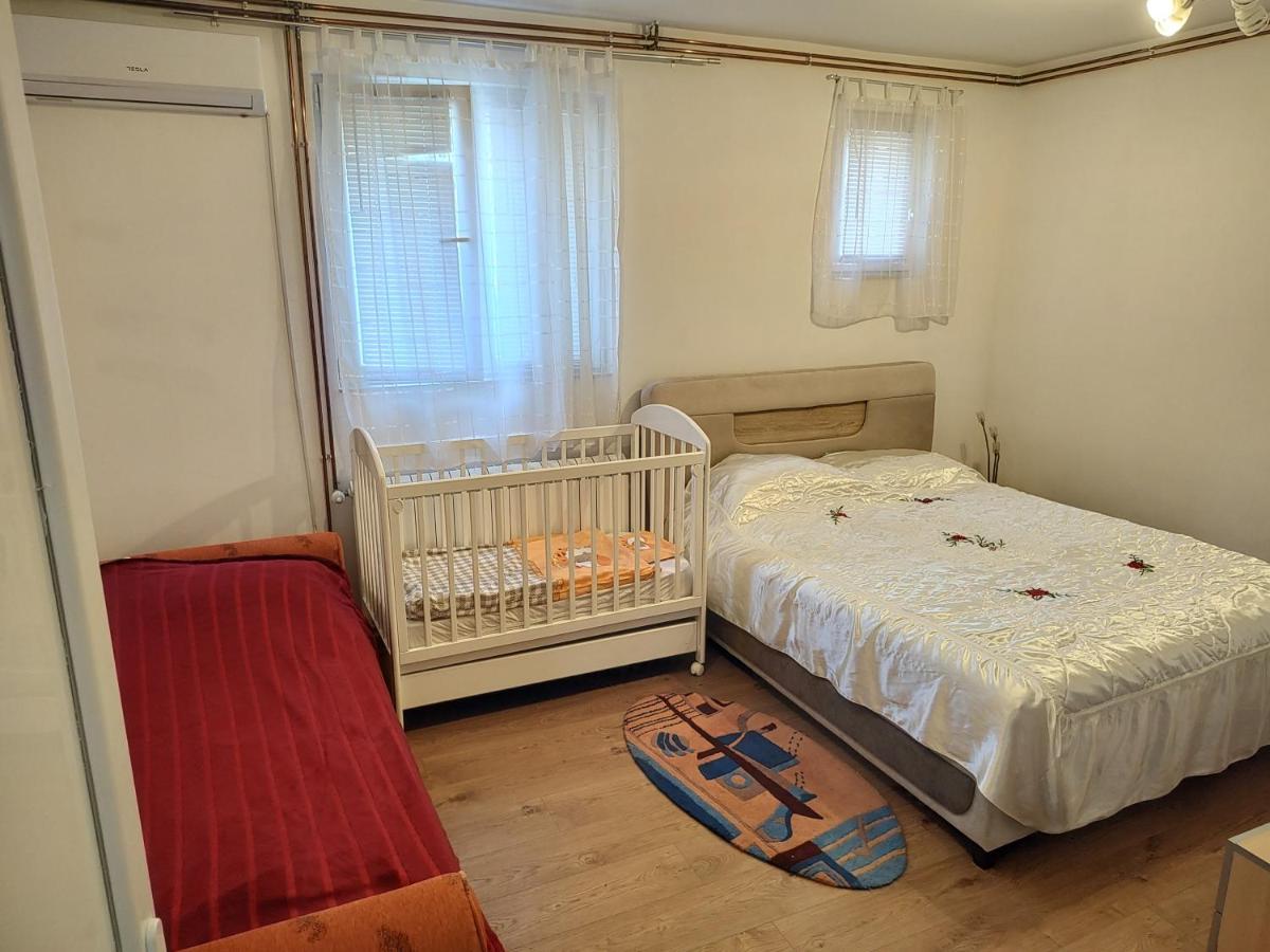 Apartman Anastasija Surčin エクステリア 写真