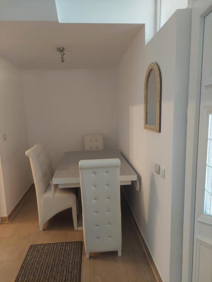Apartman Anastasija Surčin エクステリア 写真