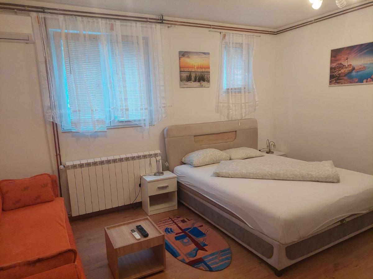 Apartman Anastasija Surčin エクステリア 写真